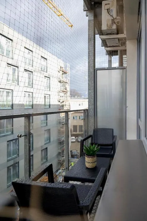 Turquoise Studio With Balcony & Air Conditioning Krakow By Noclegi Renters Apartment