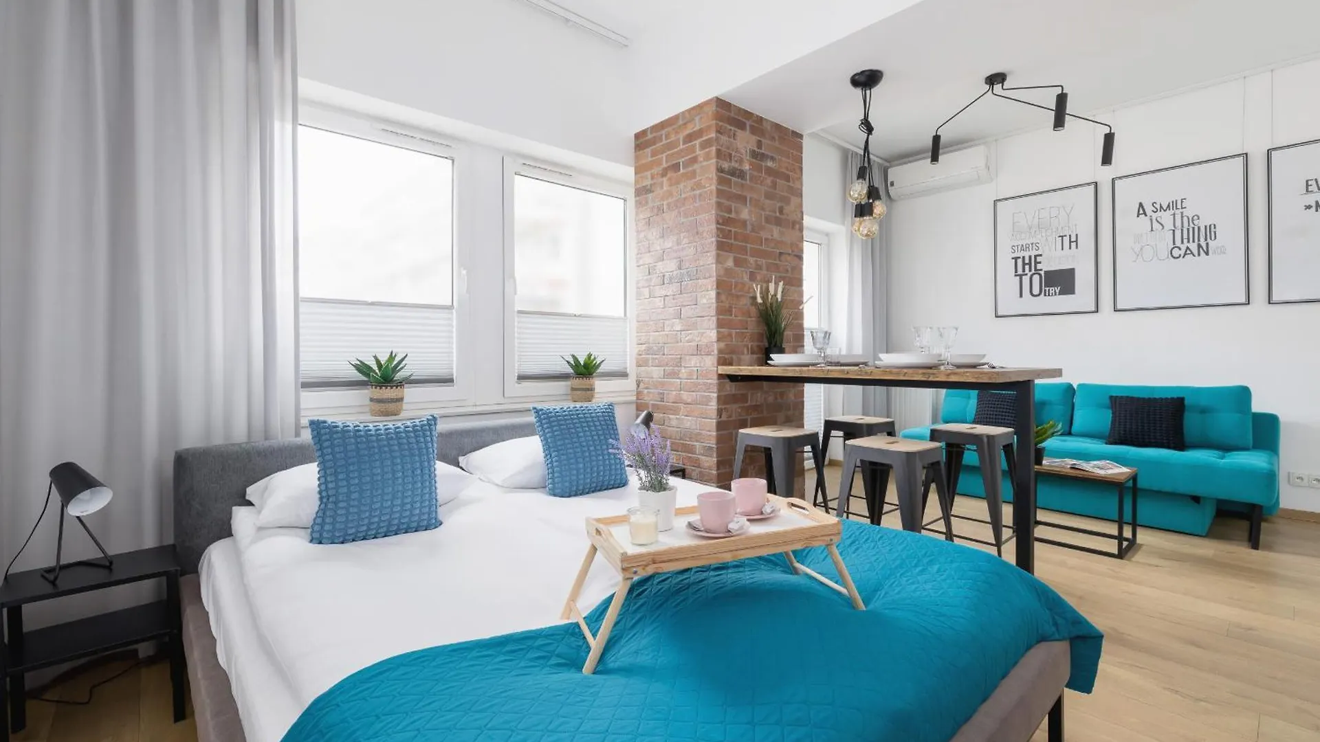 Turquoise Studio With Balcony & Air Conditioning Krakow By Noclegi Renters