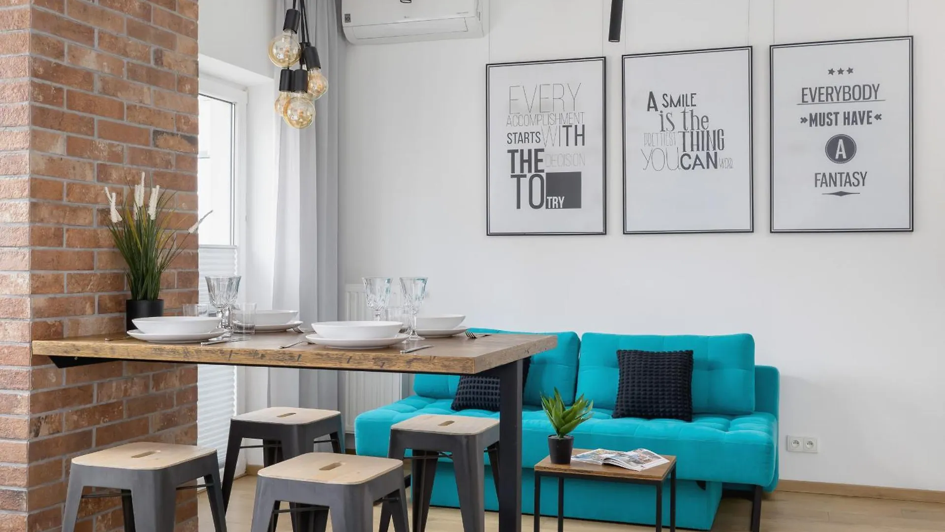 Turquoise Studio With Balcony & Air Conditioning Krakow By Noclegi Renters 0*,  Poland